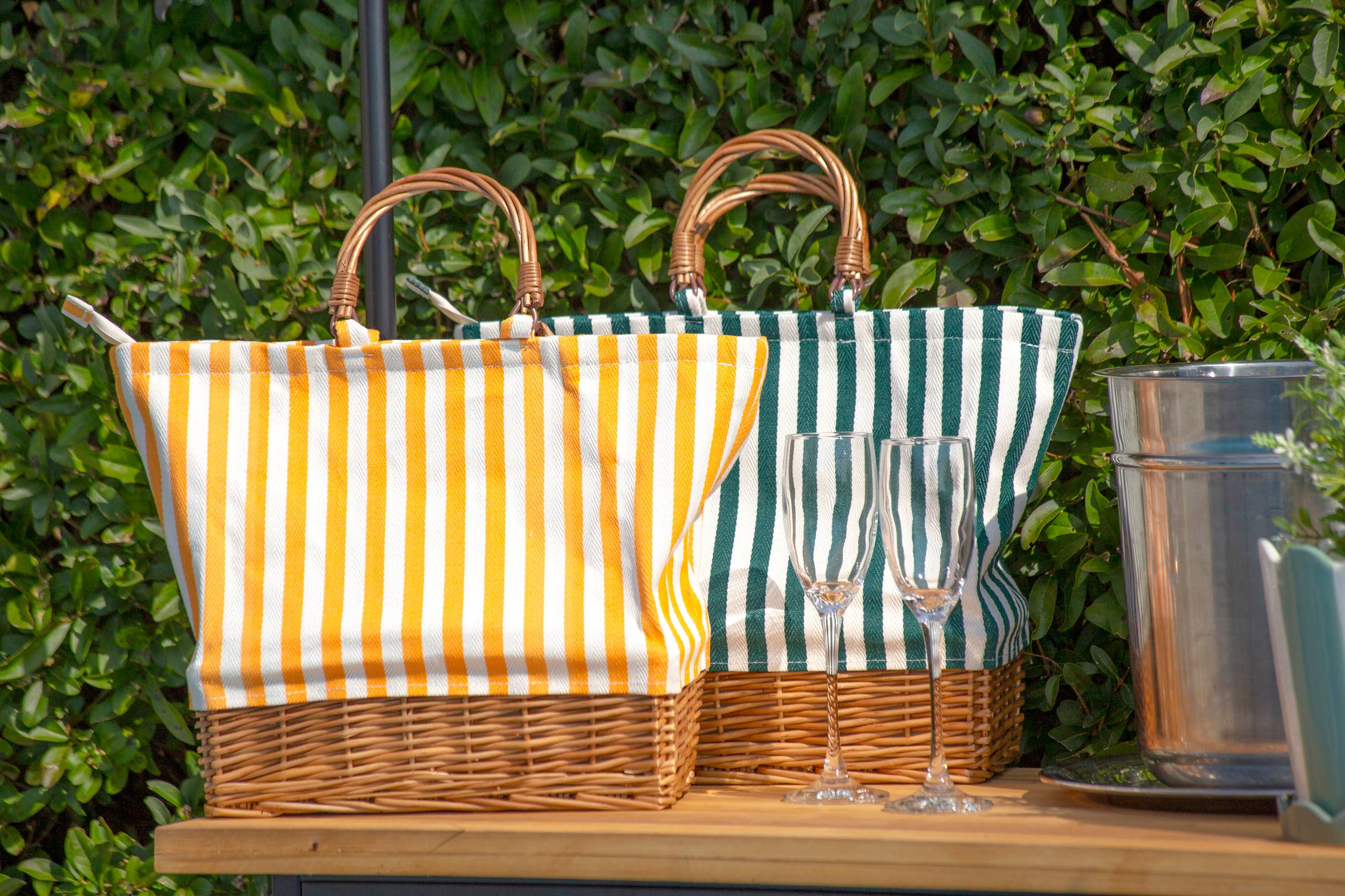Deauville – Insulated Willow Picnic Bag in Forest Stripe